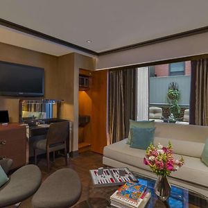 One-Bedroom King Suite